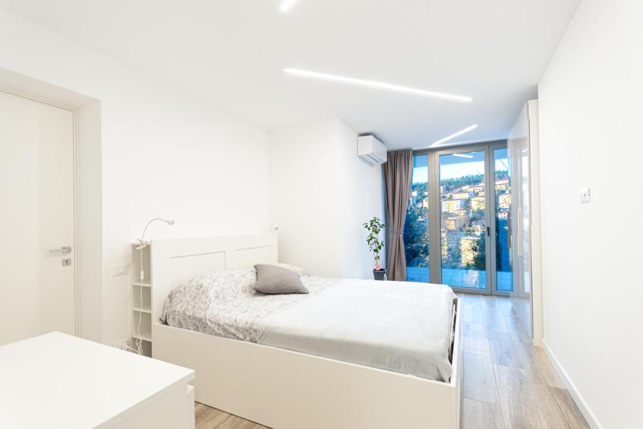 Montebello Apartment *